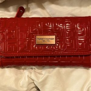 Tommy Hilfiger wallet. Brand new without tags. In perfect condition